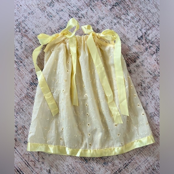 cozy bug Other - Yellow Eyelet Dress with Ribbon Ties